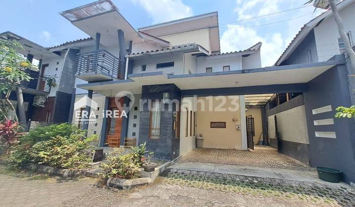 Jogja House for Rent Near Hyatt Hotel