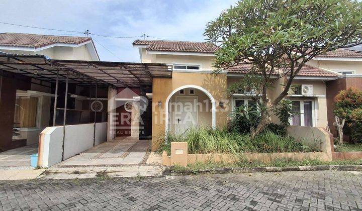 Rumah Solo Dijual Murah Dekat Kampus STIES Surakarta 1