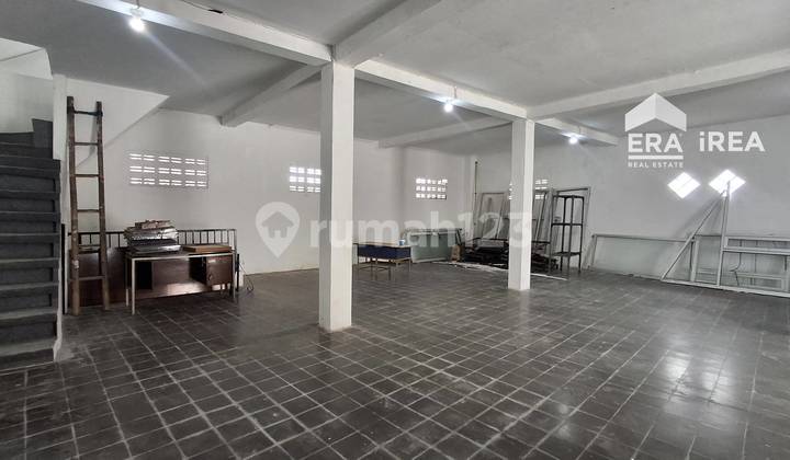 Affordable Commercial Space for Rent in Jogja Near Ambarukmo Plaza Affordable Commercial Space for Rent in Jogja Near Ambarukmo Plaza