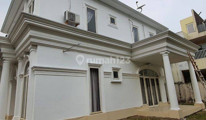 Dijual Rumah Les Belles Maisons Kamar 4+1 Lokasi Serpong Utara 1