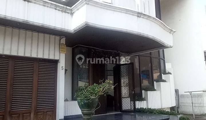 Rumah Megah Terawat 2 Lantai Tanjung Duren 1