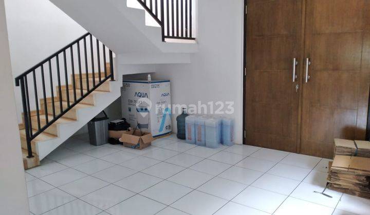 Di jual rumah bisa untuk usaha di Jln Raya Dekeng Kertamaya Bogor Selatan 2 Lantai 2