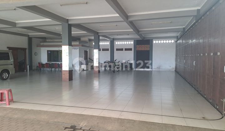 For Rent: Commercial space on Sholeh Iskandar Street