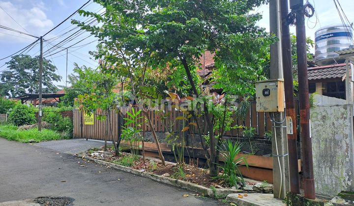 Di Jual Rumah Tinggal 2 Lantai Minim Renovasi Shm 2