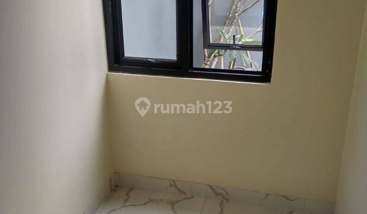 Dijual Rumah di Condet Bisa Kpr, 2 Lantai Siap Huni 2