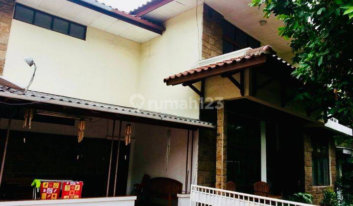 FOR SALE! RUMAH TUA BESAR KAWASAN STRATEGIS KEBAYORAN BARU, JAKARTA SELATAN. AKSES LANGSUNG JALAN RAYA 2