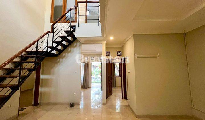 FOR RENT! RUMAH KAWASAN PESANGGRAHAN, JAKARTA SELATAN. 200 METER KE PINTU TOL JAKARTA LINGKAR LUAR 2