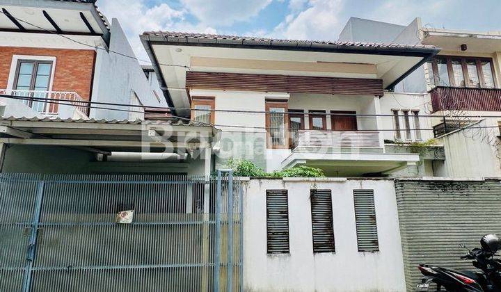 SEWA RUMAH KAWASAN PANGLIMA POLIM, JAKARTA SELATAN. AKSES MUDAH, HANYA 5 MENIT KE BLOK M SQUARE 1