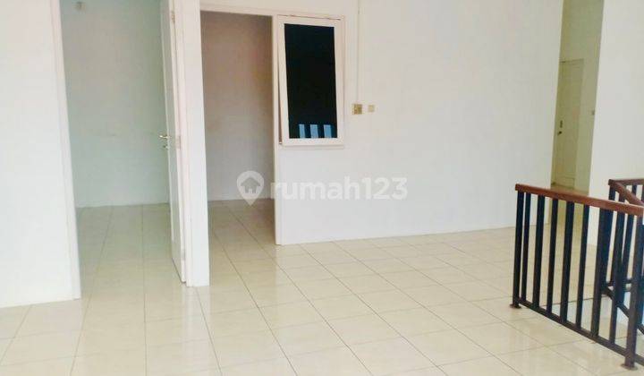 For Rent! Rumah Posisi Hook Kawasan Kemang, Jakarta Selatan. Bisa Untuk Kantor 2