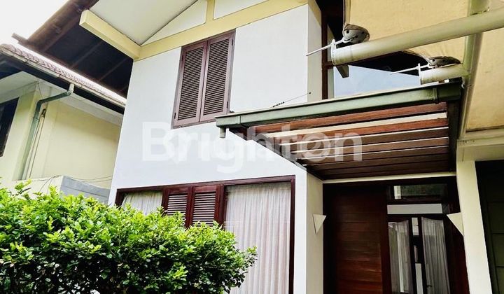 SEWA RUMAH MINIMALIS KAWASAN GANDARIA, JAKARTA SELATAN. LOKASI STRATEGIS, DEKAT GANDARIA CITY