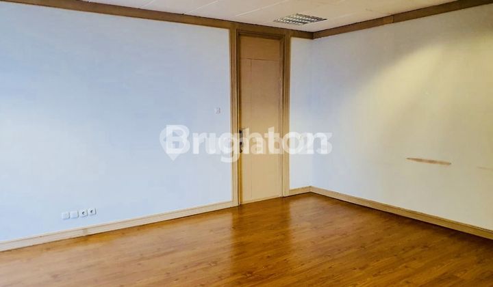 FOR RENT PREMIUM OFFICE SPACE MENARA SUDIRMAN. STRATEGIC LOCATION, EASY ACCESS