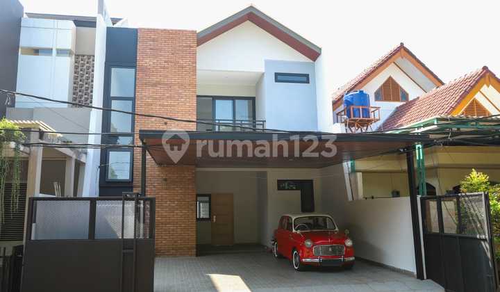 Dijual Cepat Rumah 2 Lantai Graha Raya Lokasi Strategis