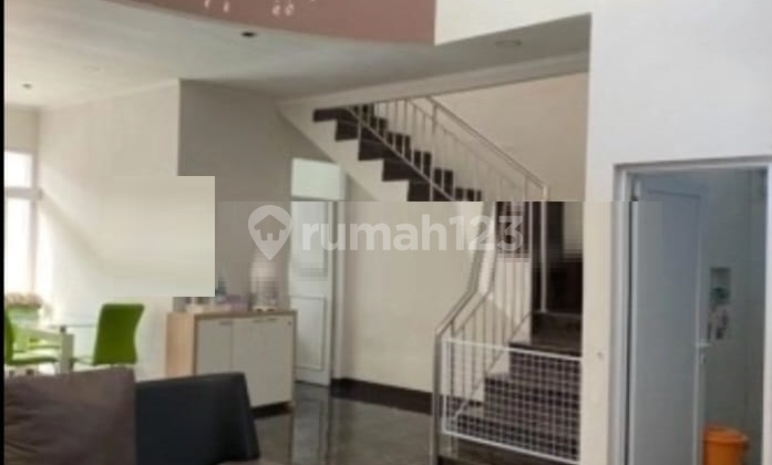 Rumah Luas Bagus Terawat di Kopo Permai Rumah Luas Bagus Terawat di Kopo Permai