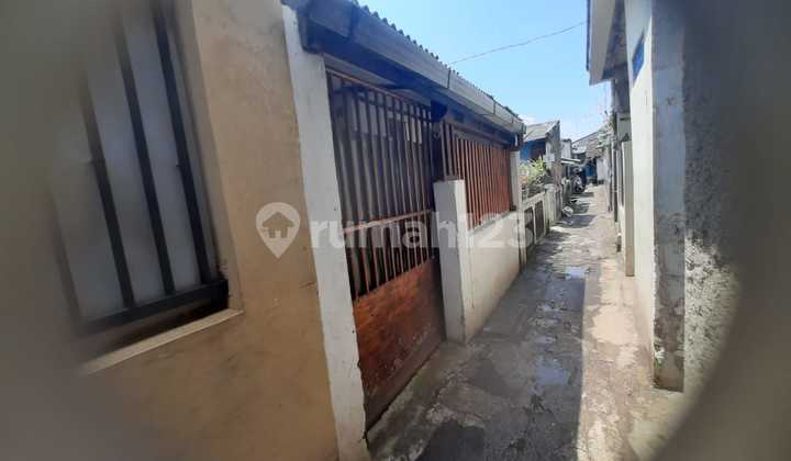 Rumah Lokasi Strategis Dekat Pusat Perbenjaan dan Rumah Sakit di Kopo Cirangrang