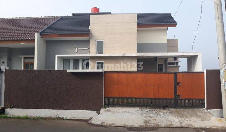 Rumah Nyaman Modern Minimalis di Rancamanyar Indah 1