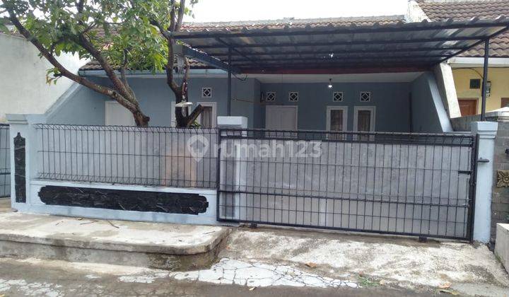 Rumah Minimalis Halaman Asri di Graha Rancamanyar 1