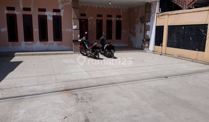 Ruko Lokasi Ramai Halaman Luas Samping Jalan Raya di Banjaran 7