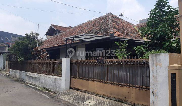 Rumah Untuk Keluarga Besar Lokasi Dekat Jalan Utama di Turangga 1