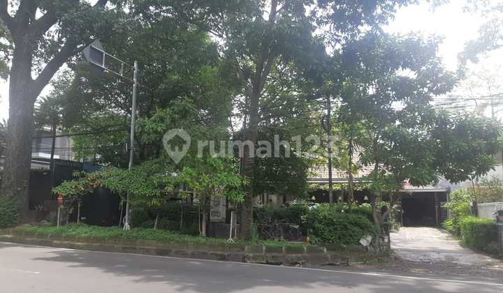 Rumah Luas Cocok Dijadikan Kantor di Cipaganti