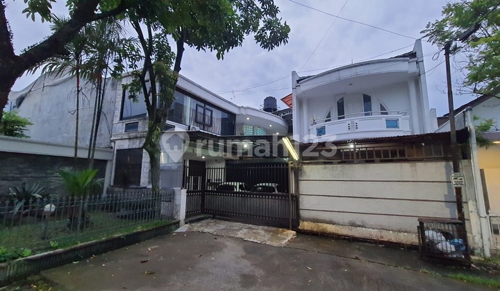 Rumah Luas Semi Furnished Cocok Untuk Keluarga Besar di Kurdi