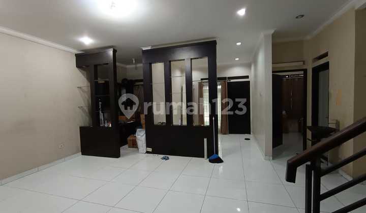 Rumah dengan Desain Modern dan Fasilitas Lengkap di Sukaati Rumah dengan Desain Modern dan Fasilitas Lengkap di Sukaati