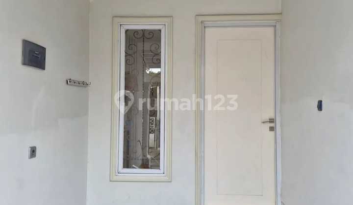 Rumah Mewah 2 Lantai Dekat ke Pusat Kota di Margahayu Raya 2