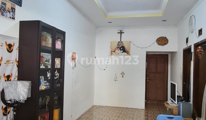 Rumah Lokasi Strategis Kondisi Terawat di Ciwastra 2