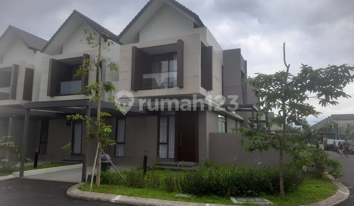 Rumah Cluster Mewah di Podomoro Park, Buah Batu