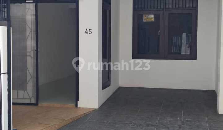 Rumah Bagus Baru Renovasi di Grogol 2