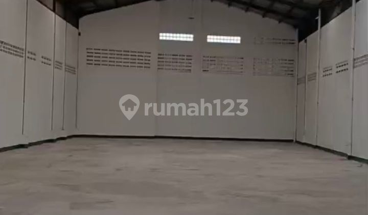 Ready-to-Use Warehouse in Cipondoh 480.0 M² Unfurnished Ready-to-Use Warehouse in Cipondoh 480.0 M² Unfurnished