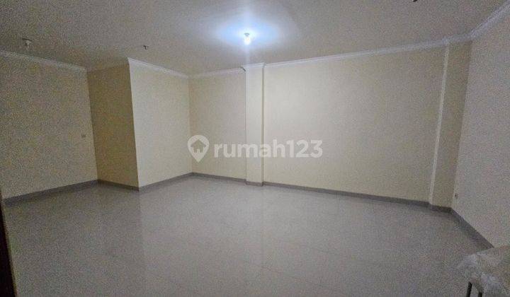 Di sewa Ruko 4 lt di green ville bagus di pinggir jalan, cocok untuk usaha harga 180 jt/thn  2