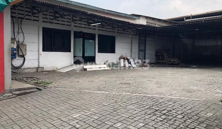 Warehouse on the Border Between Jakarta and Tangerang 1000 M Warehouse on the Border Between Jakarta and Tangerang 1000 M