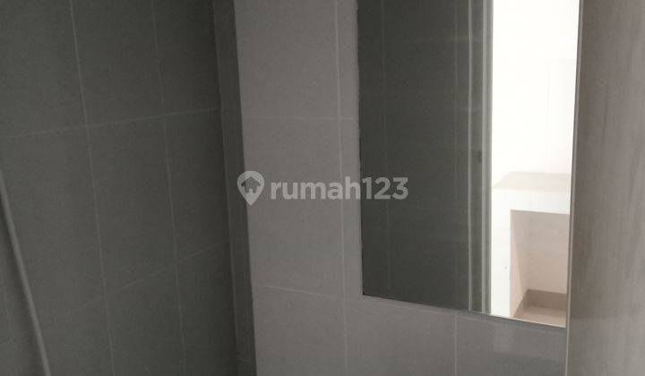 Apartment murah Tokyo Riverside Pik2,, Jual rugi studio,luas 21 m2 3