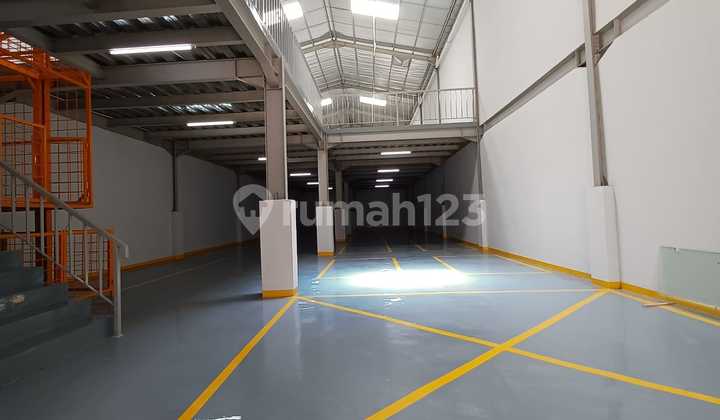 Cheapest Warehouse 400m2 Strategic Location 2 floors + Office 4 floors Furnished