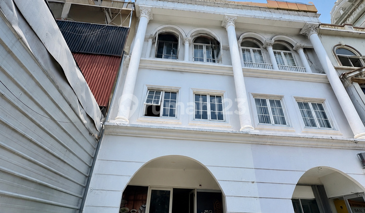 For Rent Quick Shop House PIK Crown Golf Boulevard Street For Rent Quick Shop House PIK Crown Golf Boulevard Street