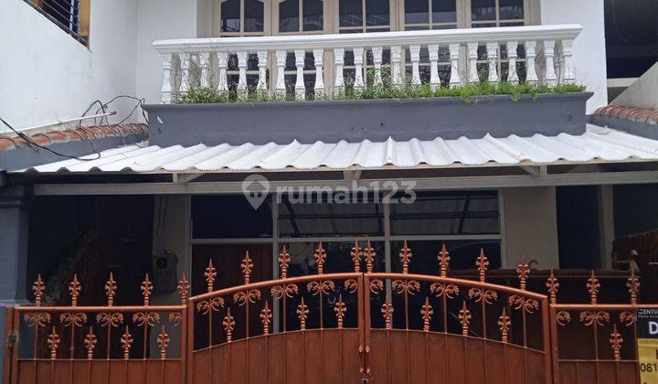 Rumah di Jalan Karbela Karet Setiabudi Jakarta Selatan 2.5 lantai 2