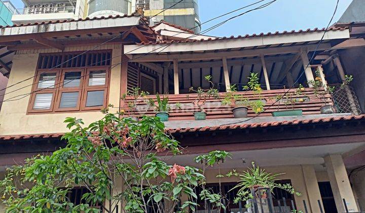 Dijual Rumah di Villa Gading Permai, Kelapa Gading 1