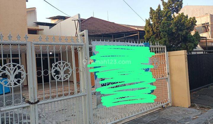 Disewakan Rumah untuk tempat usaha, halaman luas, di daerah Kramat, Cikini, Jkt Pus 1