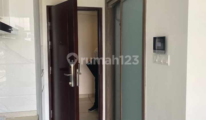 tampak depan sky house bsd city studio
