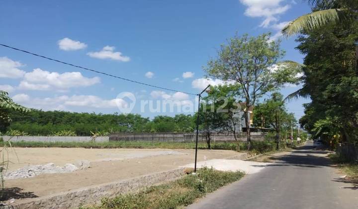 5 minutes to UII Campus, Selling Jogja House: Industrial Style 2