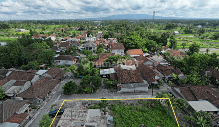 Tanah Belakang Pasar Gentan, di Jl. Kaliurang Km. 10 2