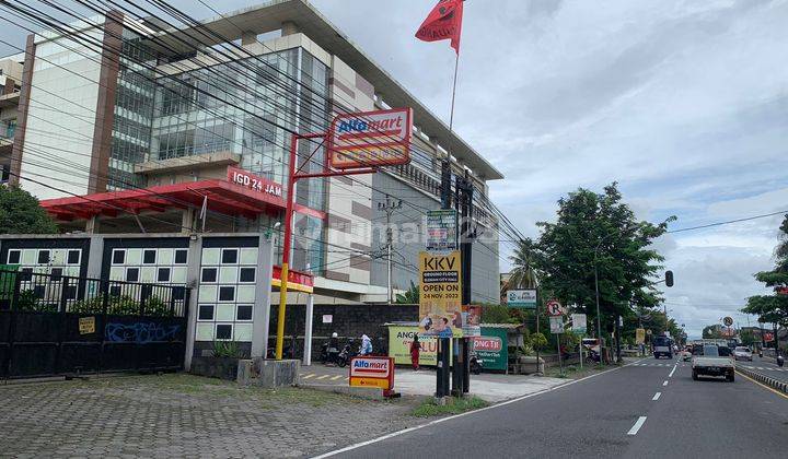 Dekat Pintu Tol Tempel Sleman, Tepi Jalan Raya 2