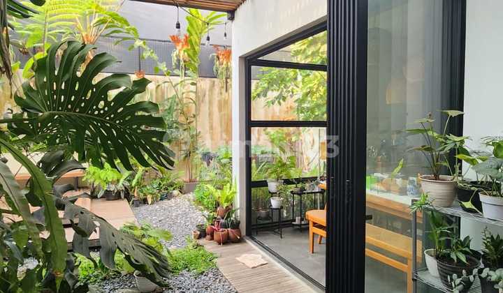 Kaliurang House, Yogyakarta in the Green Hills North UGM housing complex