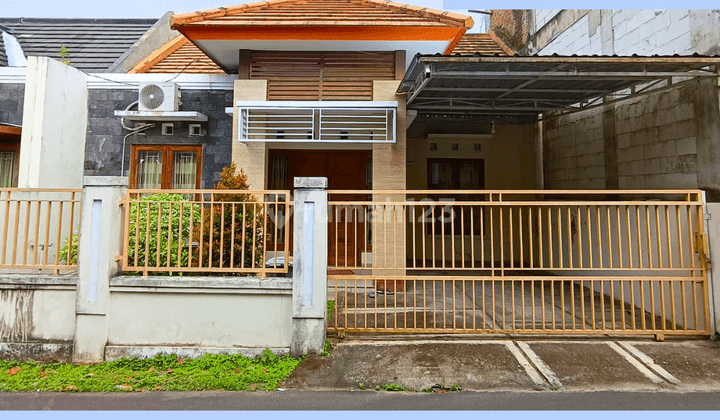 Rumah Bagus Semi Furnished SHM di Jl Palagan Tentara, Yogyakarta 1