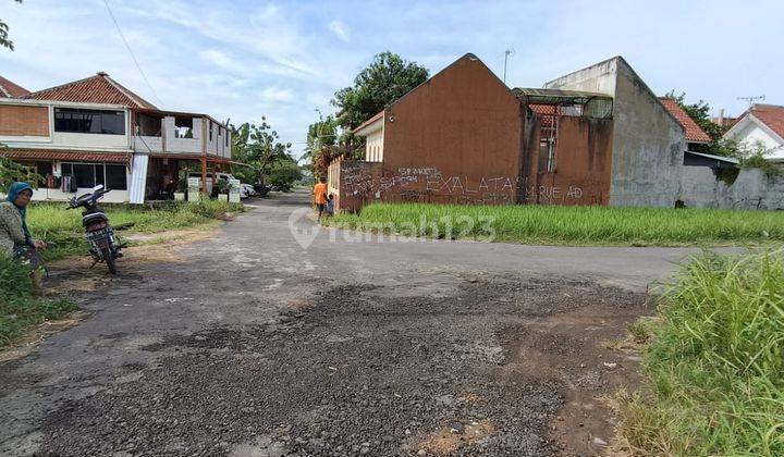 Tanah di Trihanggo , Jl Kabupaten, Yogyakarta SHM 148 m²