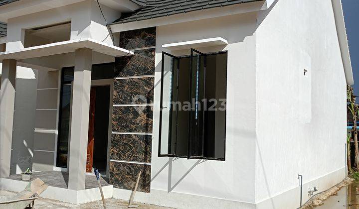 Rumah baru 1 lantai desain minimalis modern di dekat kota 3