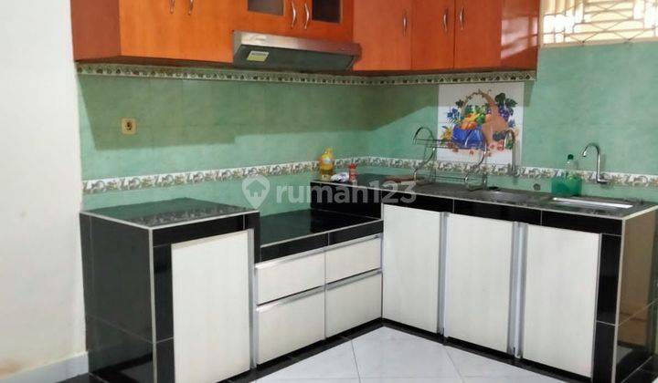Rumah sewa 2 lantai siap huni di kawasan  perkotaan 8