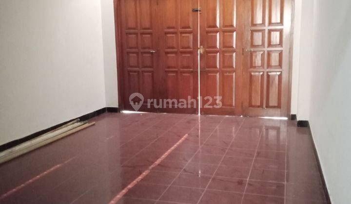 Sewa Rumah 1 lantai dekat jalan utama di taman kopo indah 1