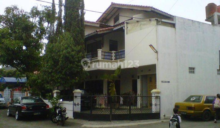 Jarang Ada! Jual Cepat Rumah Produksi 2 Lantai di Komplek Mekar Indah 1