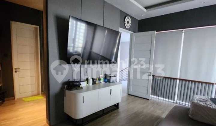 Dijual Rumah Modern Mewah Royal Residence Cluster Terdepan 2